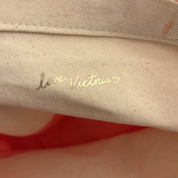 NEW Victoria’s Secret 2 in 1 Tote Bag set - canvas bag and cooler bag! - Picture 8 of 8